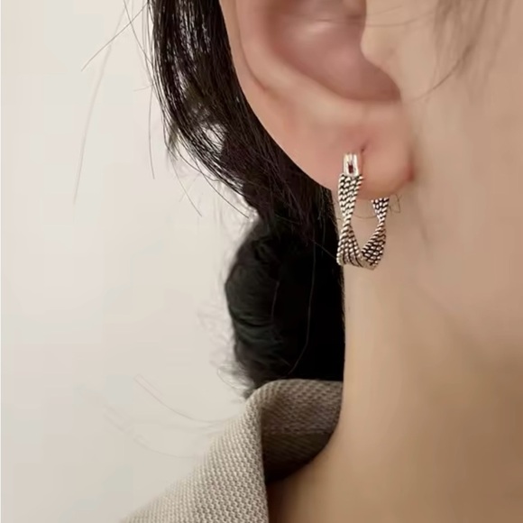 Retro Huggie Hoop Earrings for Women - Picture 2 of 4